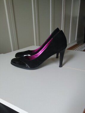 Kesslord Black Suede & Patent Leather Spectator Pumps, size 39